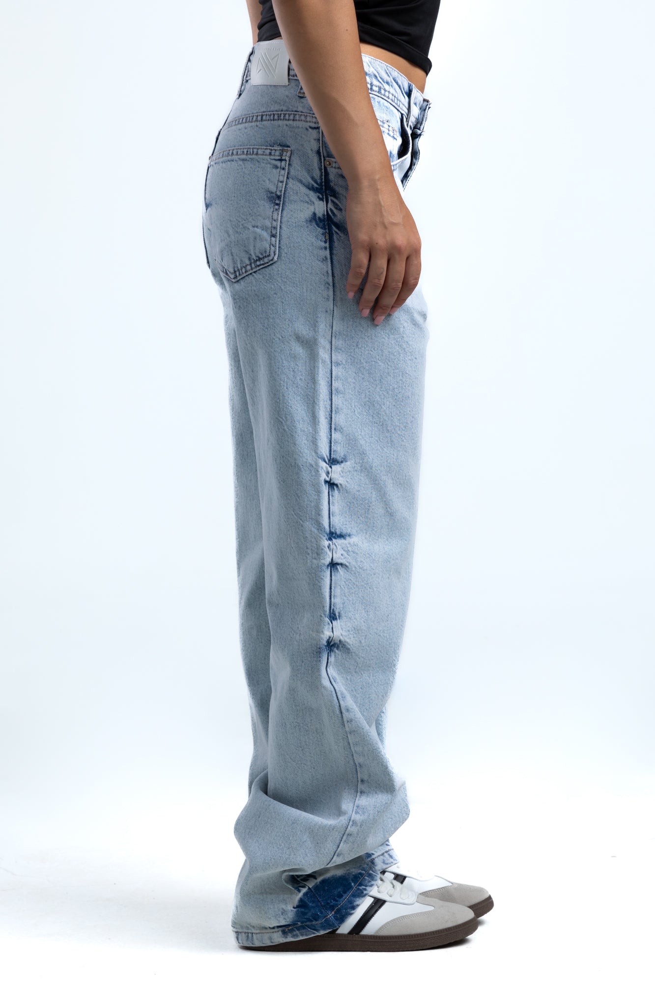 1052-Ice Blue Tack Frost Relaxed Silhouette Jeans