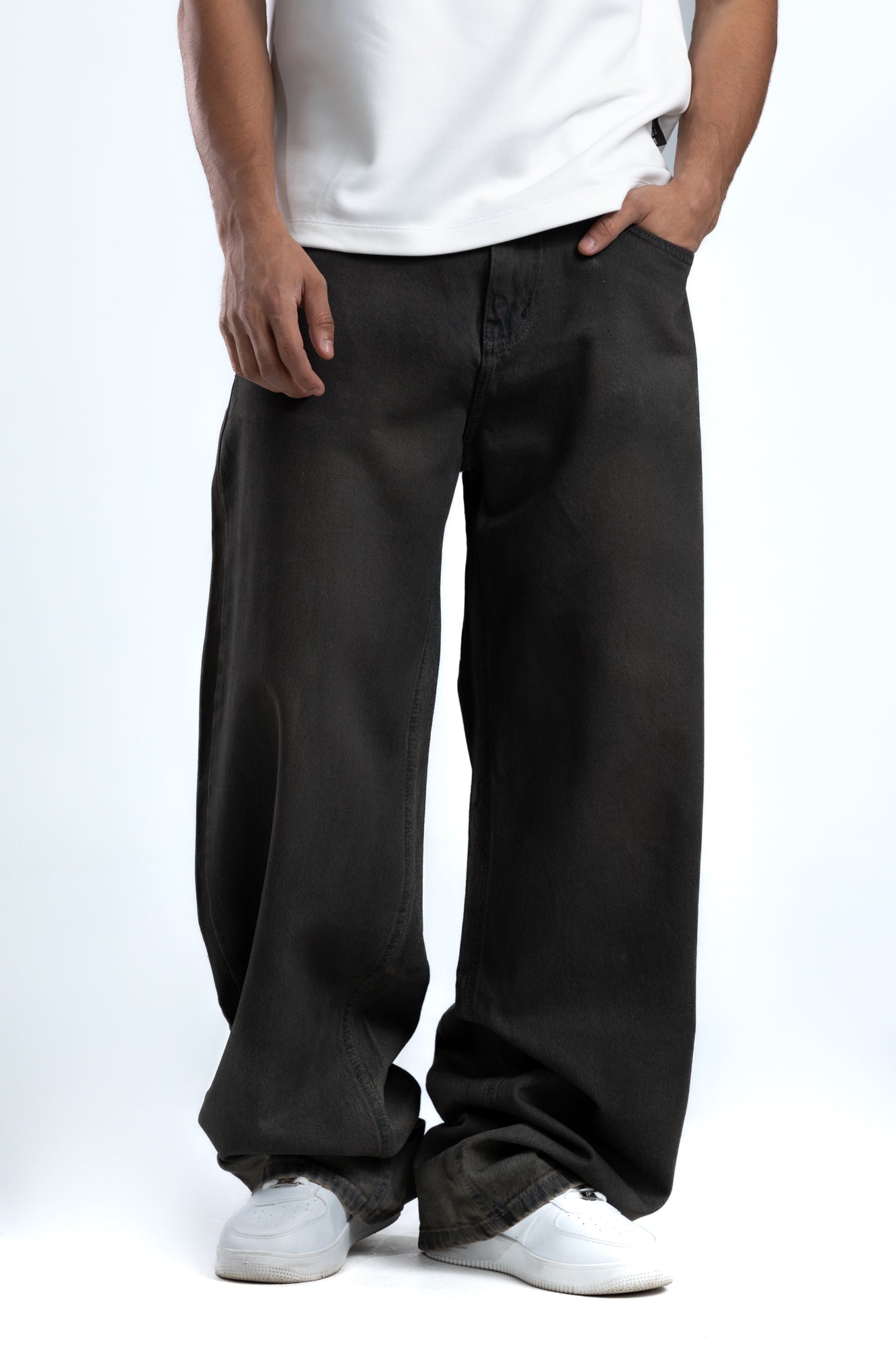 1008-Mudded Up Curve Tapered Jeans