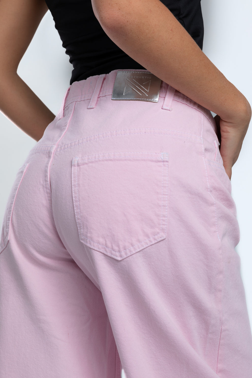 1001-Bubble Blush Curve Relaxed Tapered Jeans
