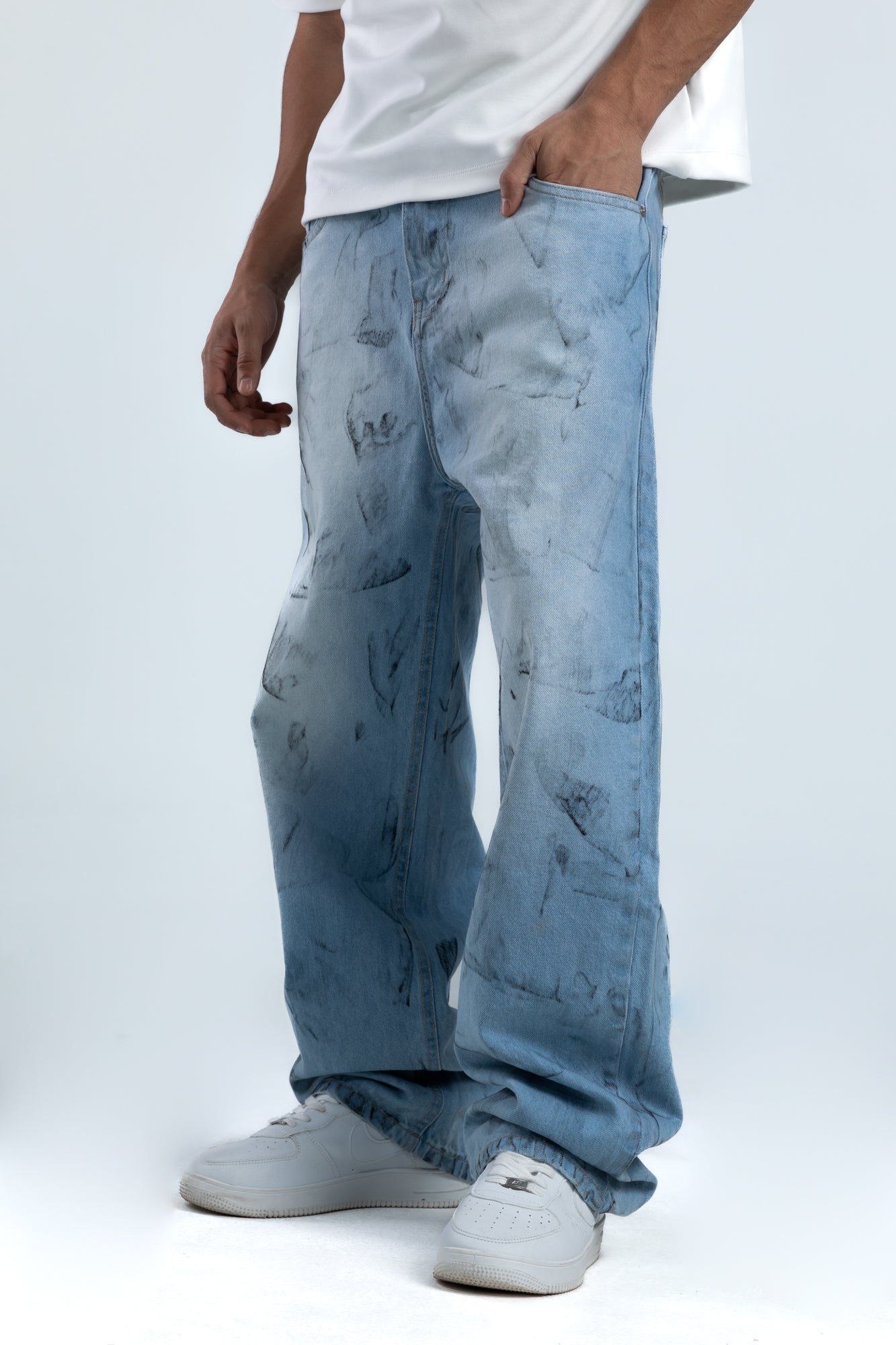 1044-Messy Scribble Relaxed Silhouette Jeans