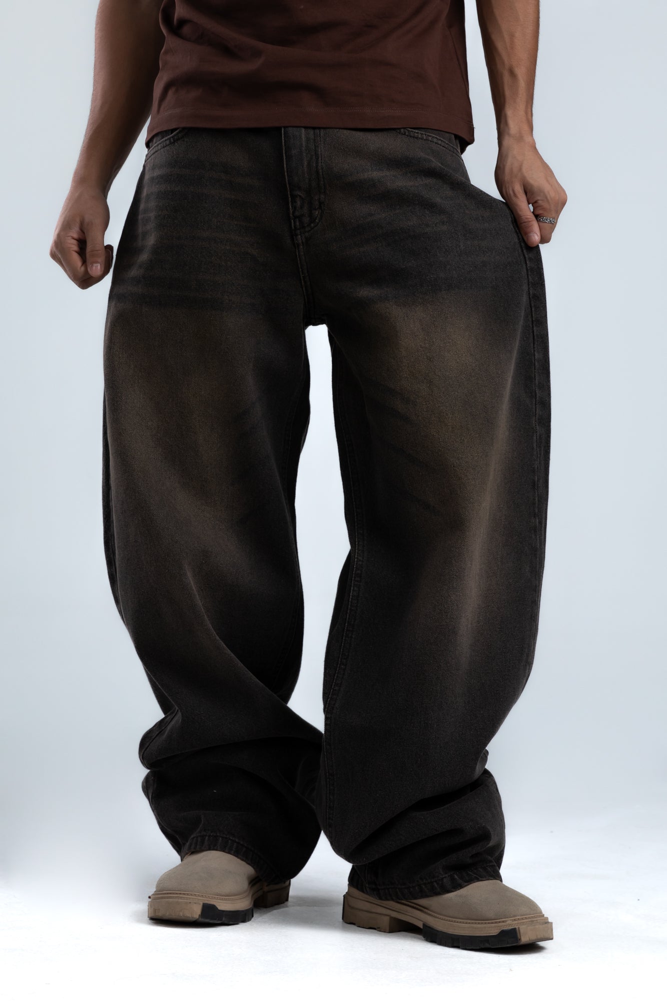 1013-Ember Black Curve Tapered Jeans