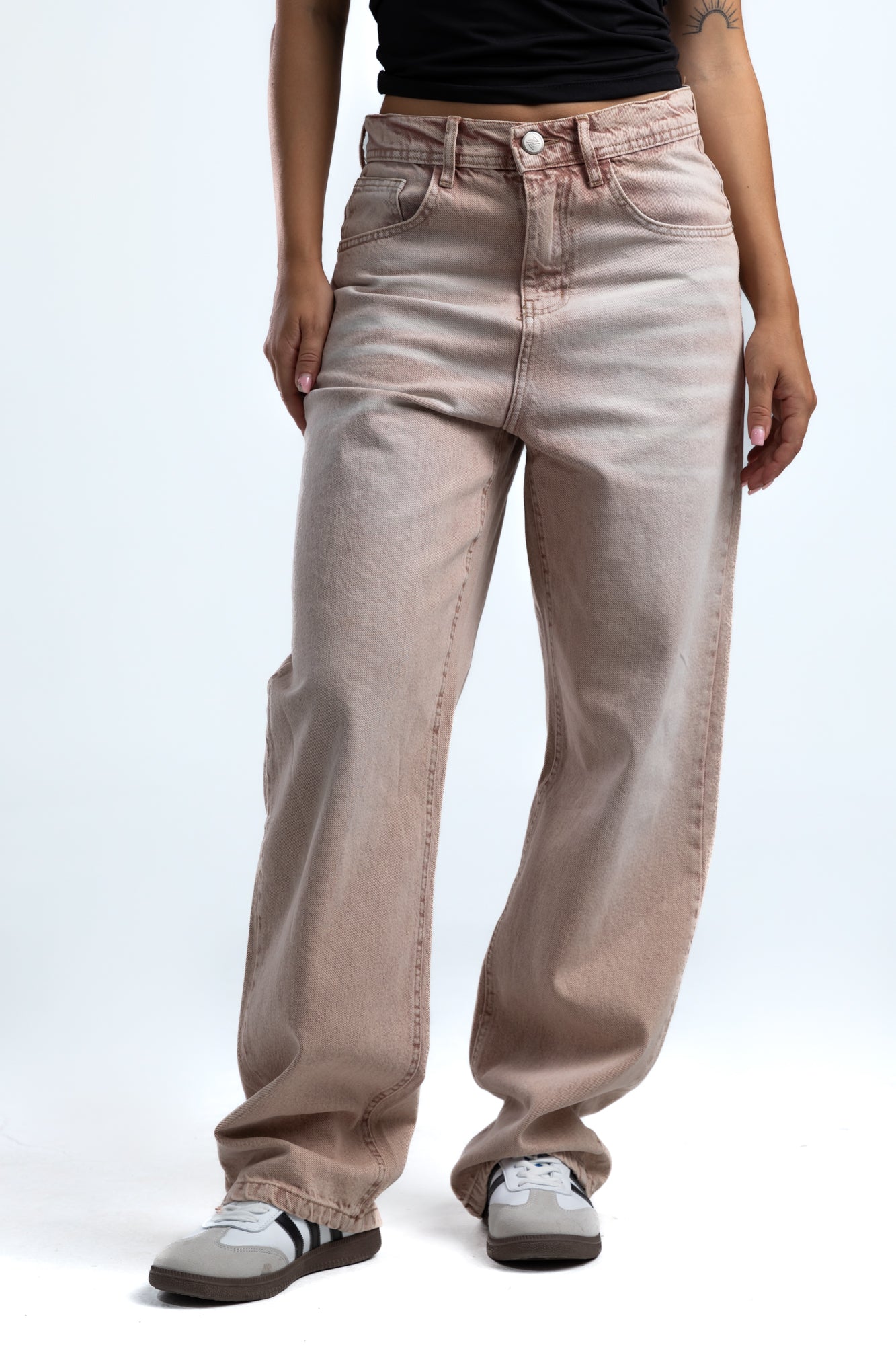 1042-Clayfade Relaxed Silhouette Jeans