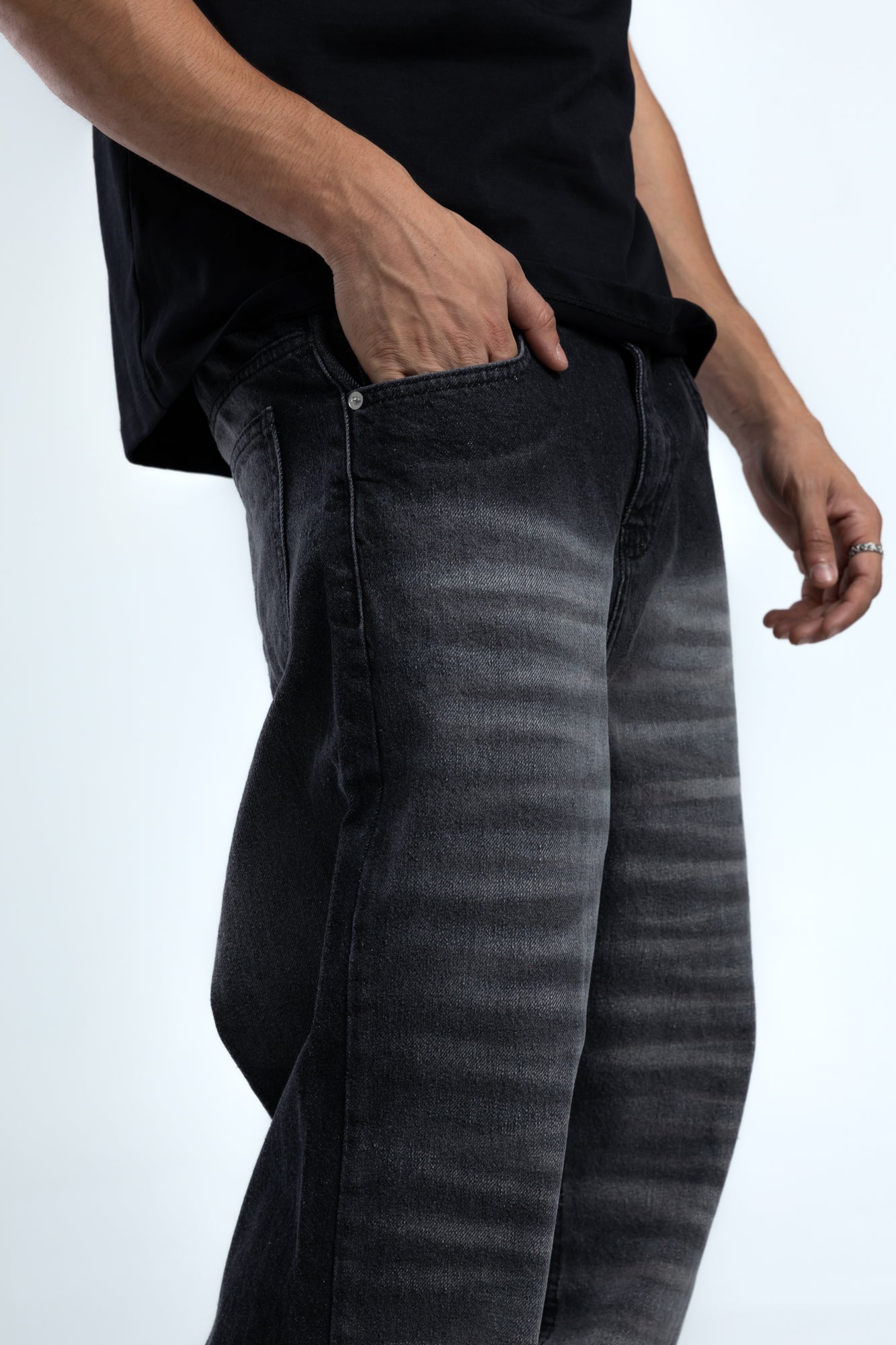 1059-Dark Static Relaxed Silhouette Jeans