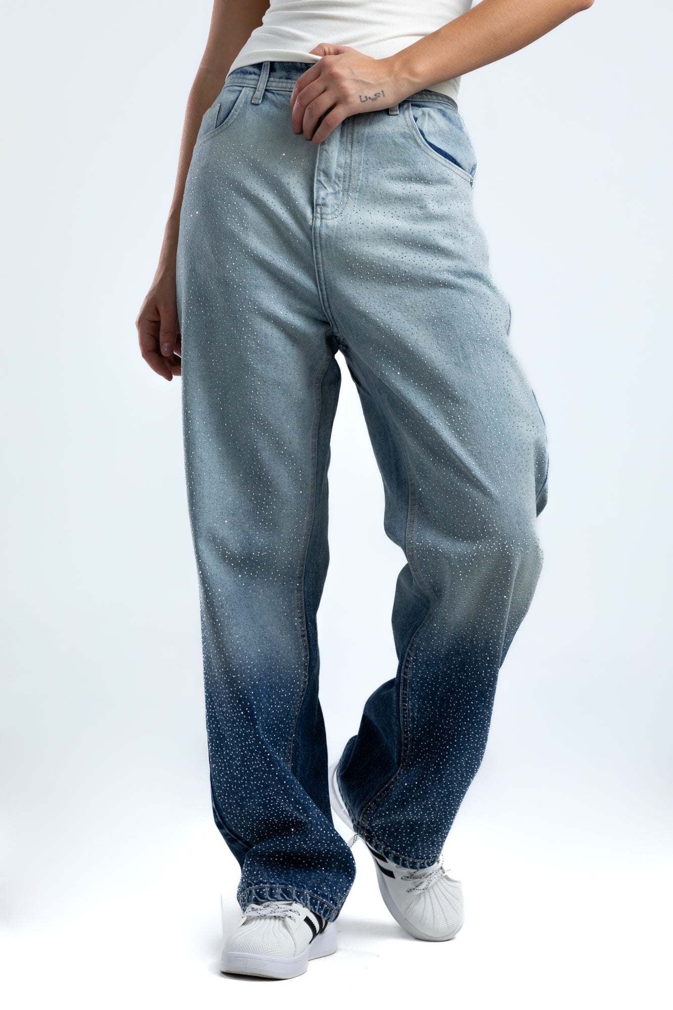 1055-Rhinestone Gradient Ice Glazed Relaxed Silhouette Jeans