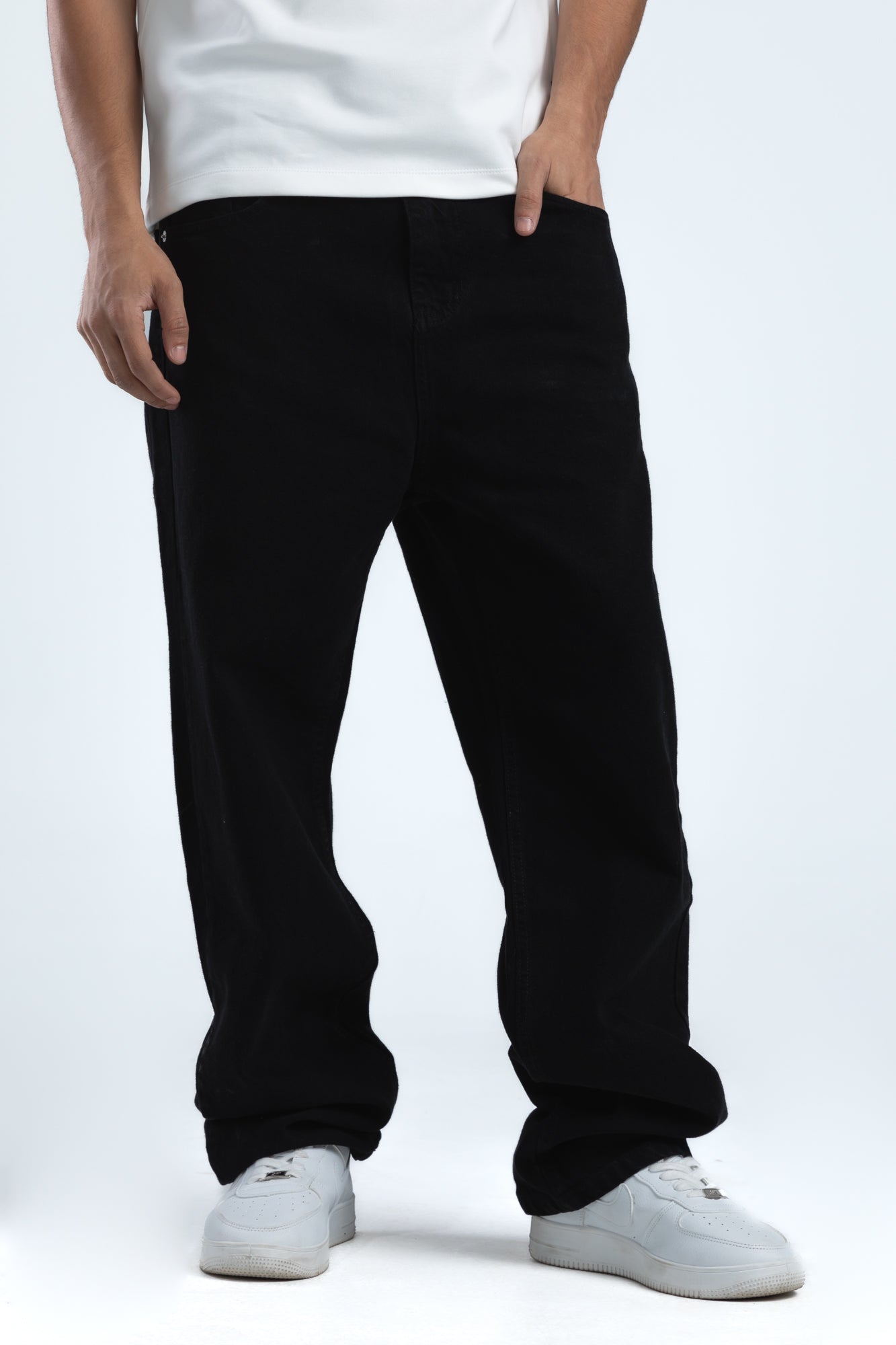 1051-Zero Fade Black Relaxed Silhouette Jeans