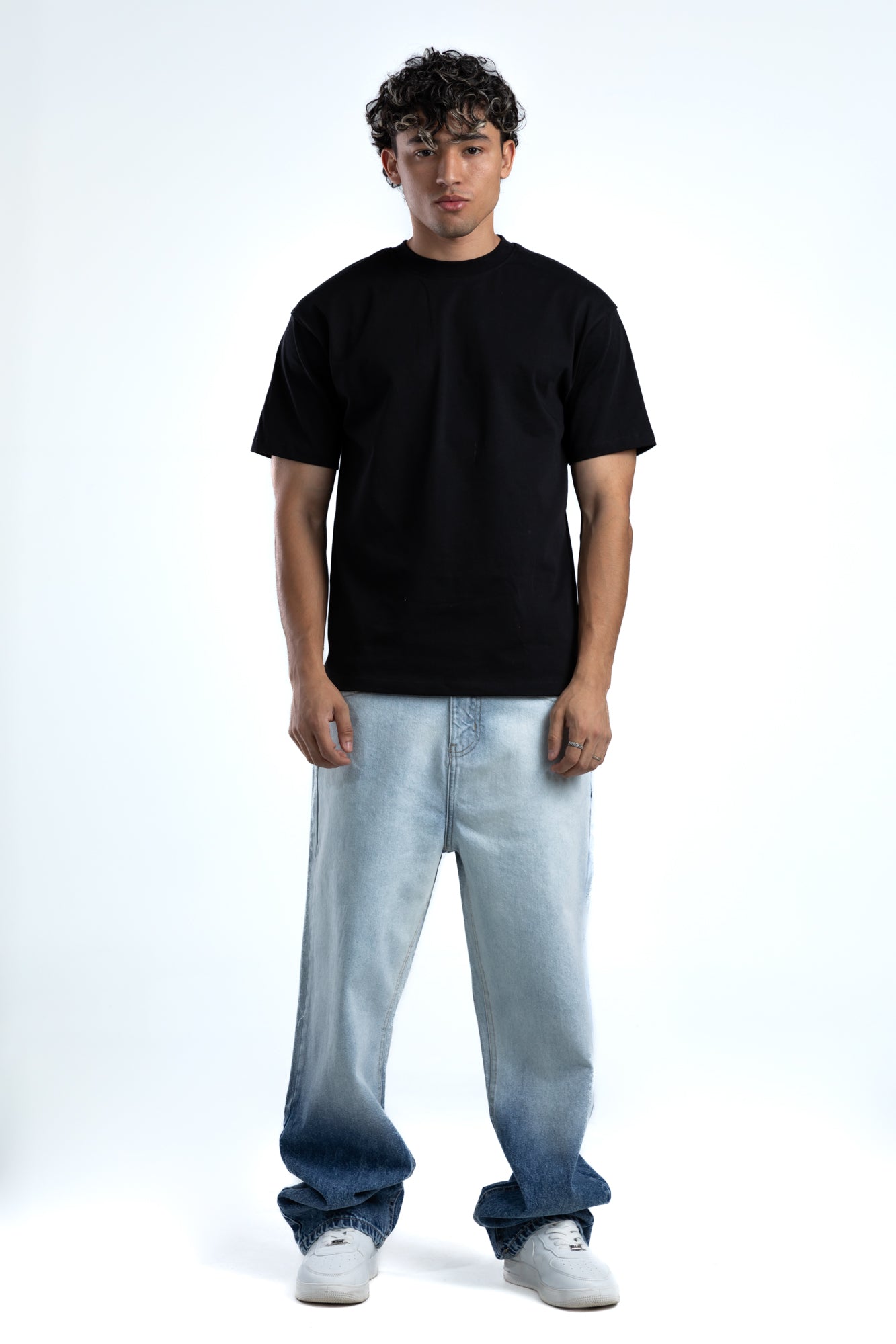 1056-Gradient Ice Glaze Relaxed Silhouette Jeans