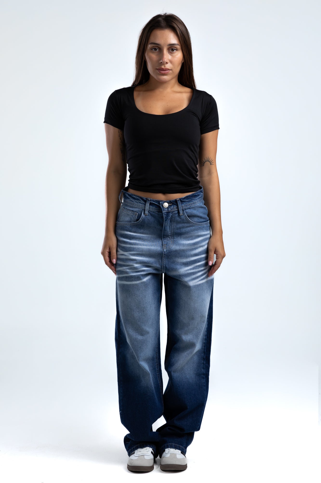 1060-Ice Tagged Relaxed Silhouette Jeans