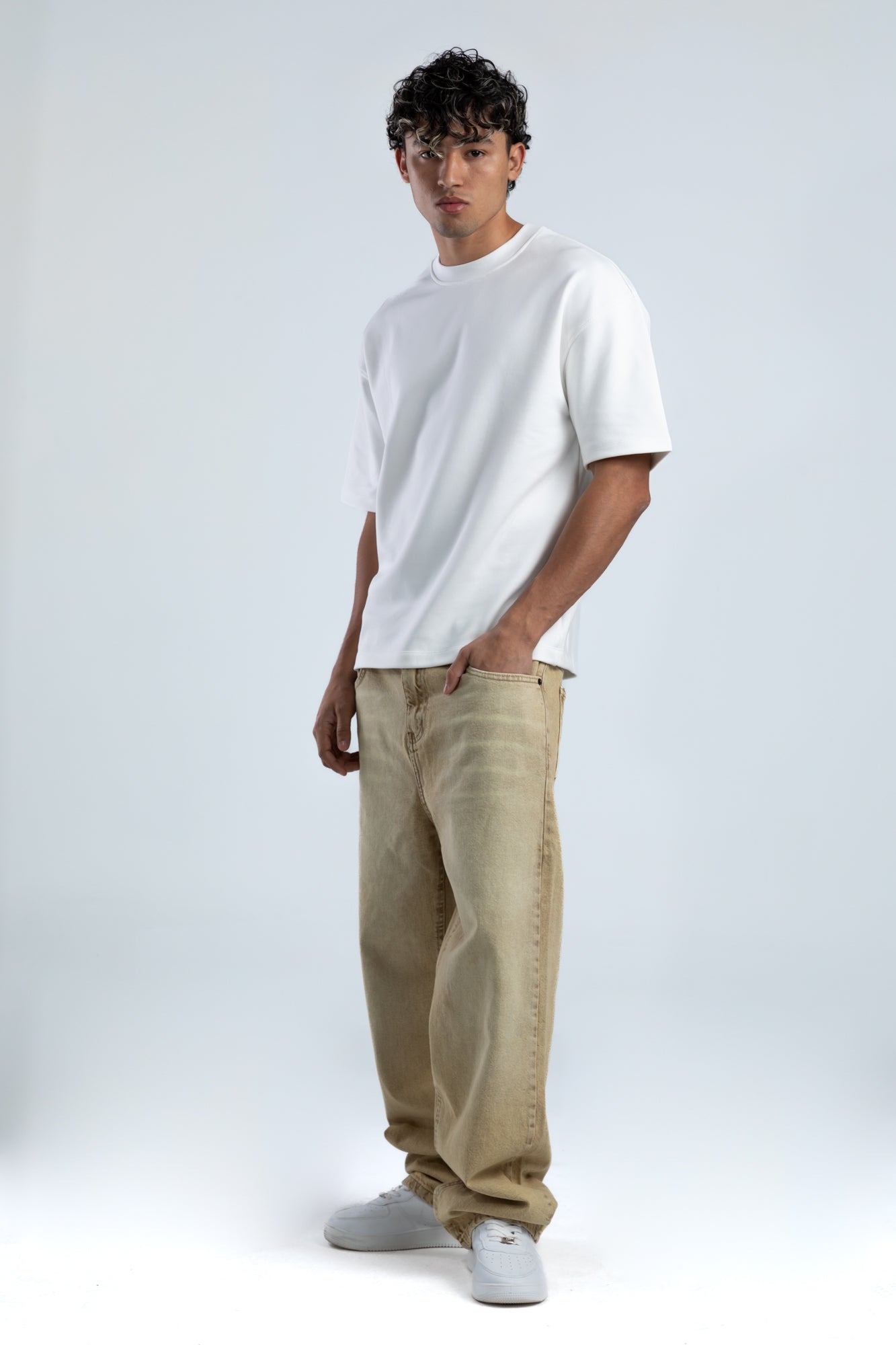 1041-Sandstone Relaxed Silhouette Jeans