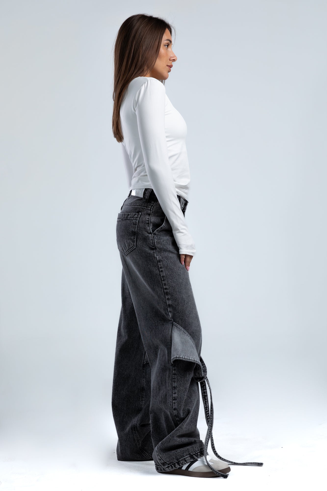 1024-Smokey Knot Ready Jeans