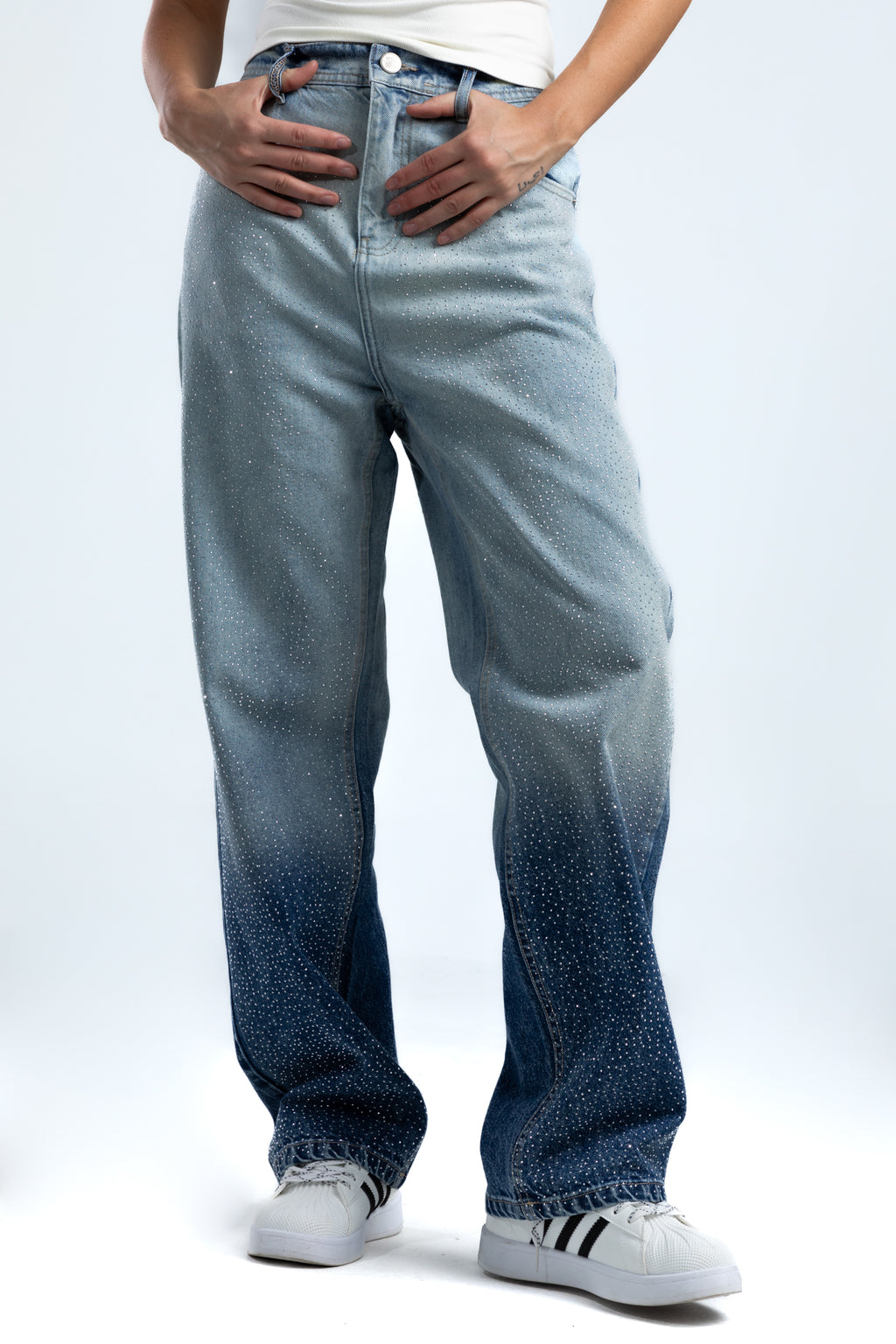 1055-Rhinestone Gradient Ice Glazed Relaxed Silhouette Jeans