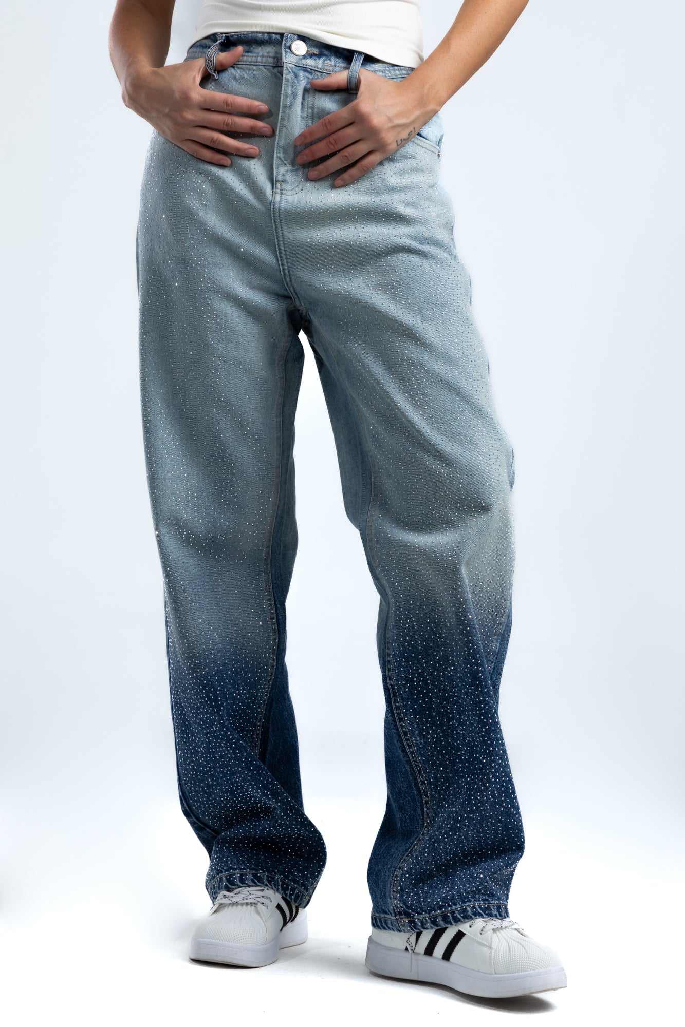 1055-Rhinestone Gradient Ice Glazed Relaxed Silhouette Jeans