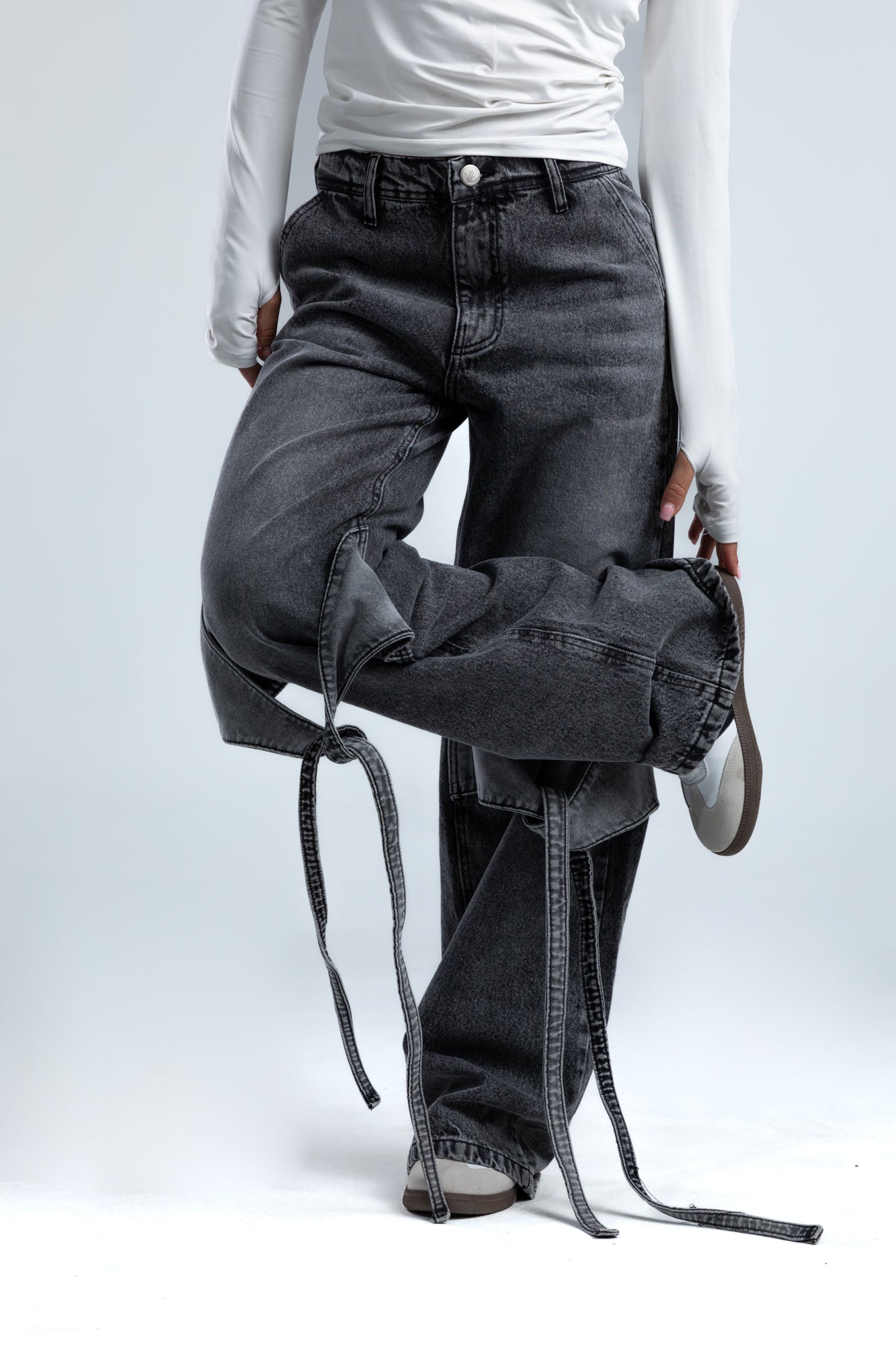 1024-Smokey Knot Ready Jeans