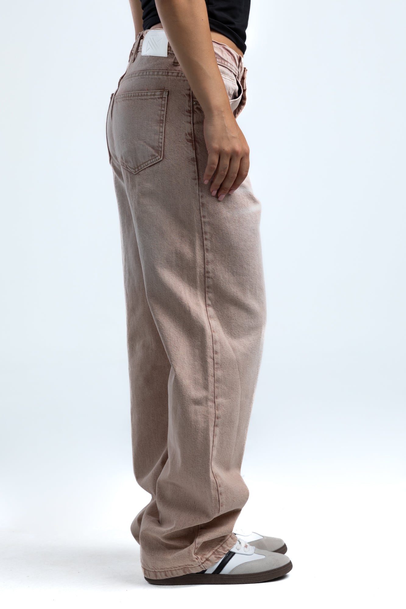1042-Clayfade Relaxed Silhouette Jeans