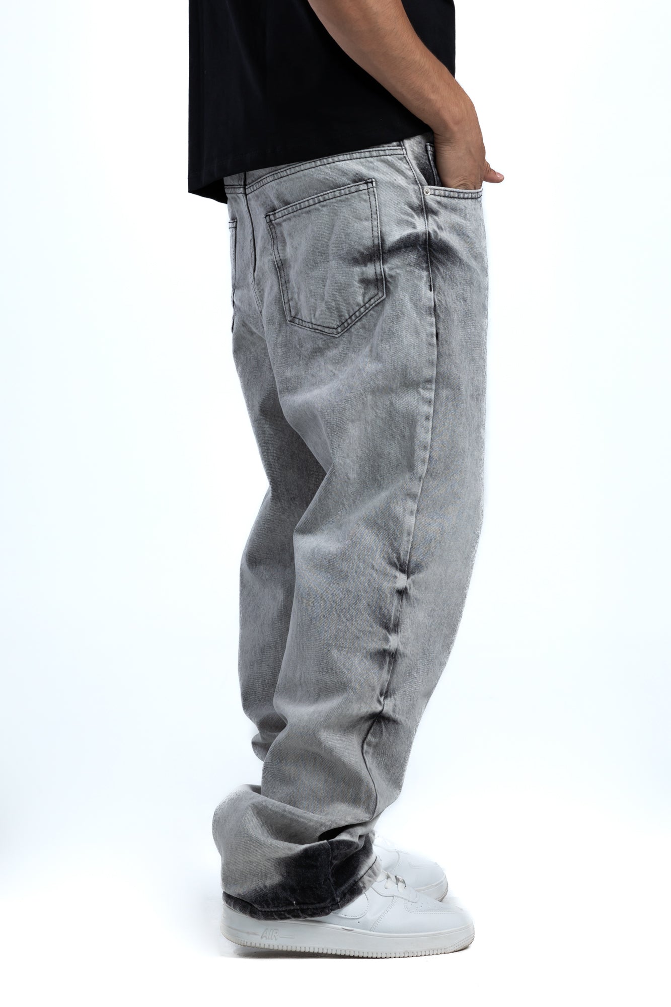 1053-Ice Grey Tack Frost Relaxed Silhouette Jeans