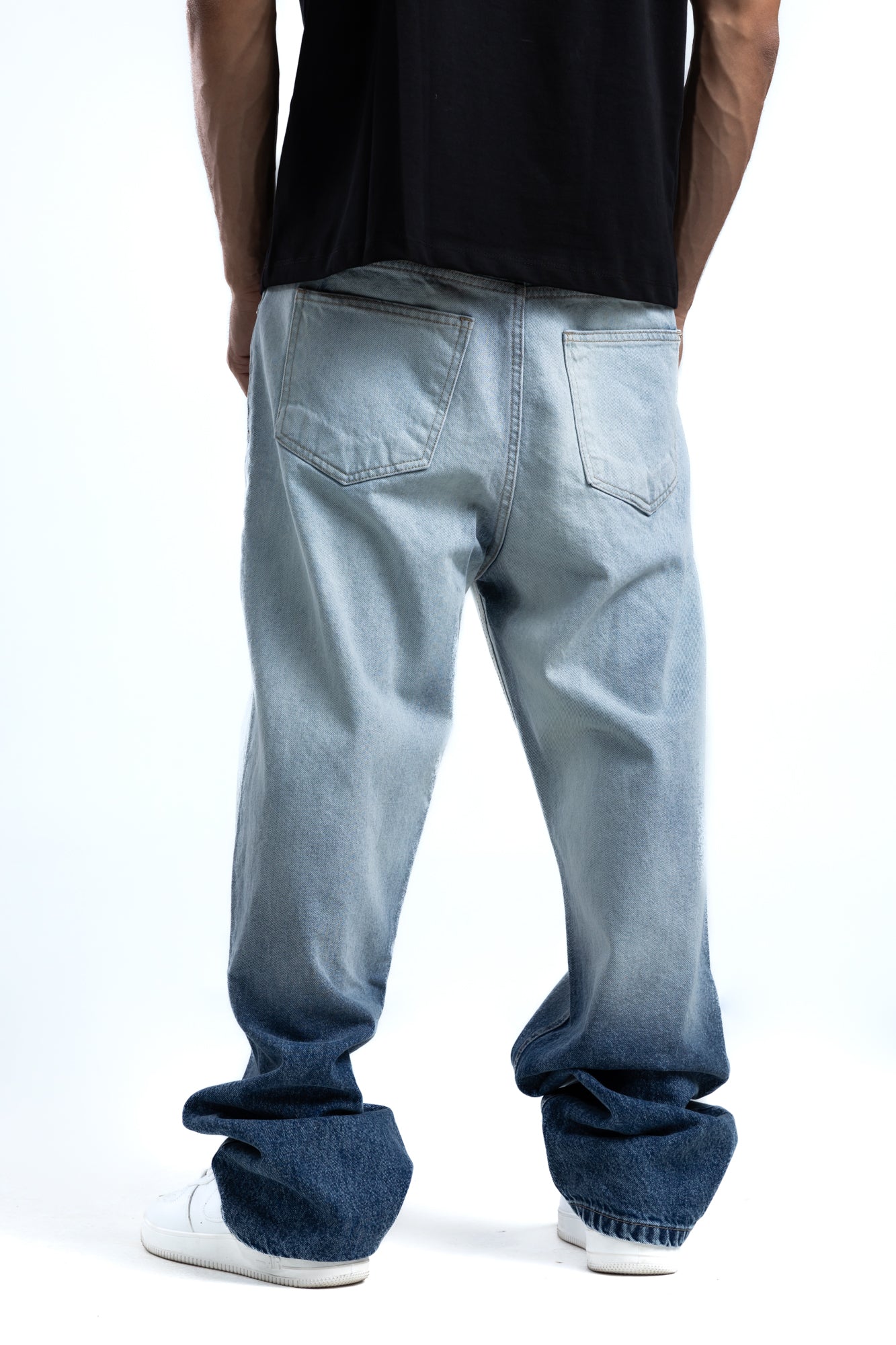 1056-Gradient Ice Glaze Relaxed Silhouette Jeans