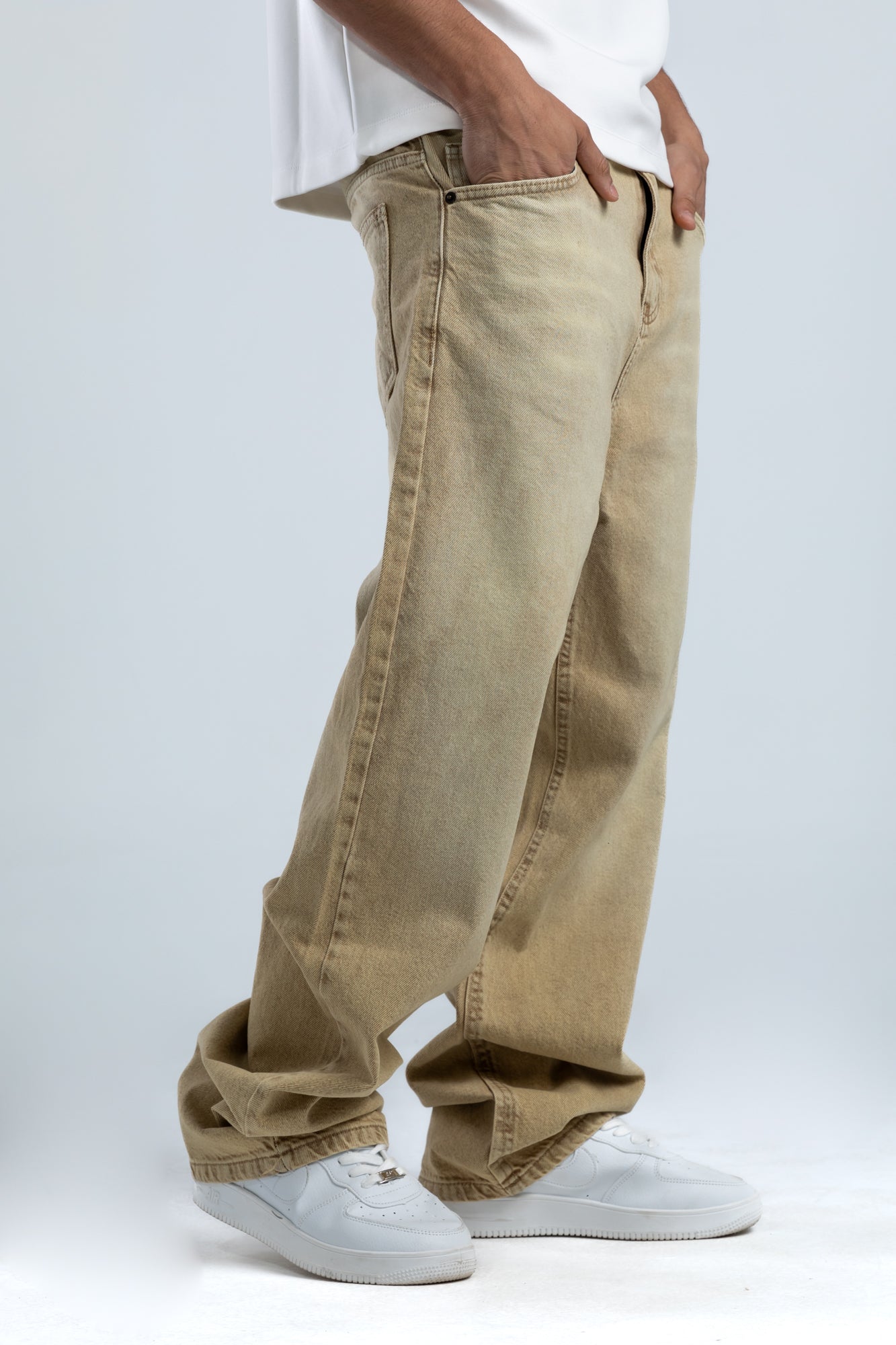 1041-Sandstone Relaxed Silhouette Jeans