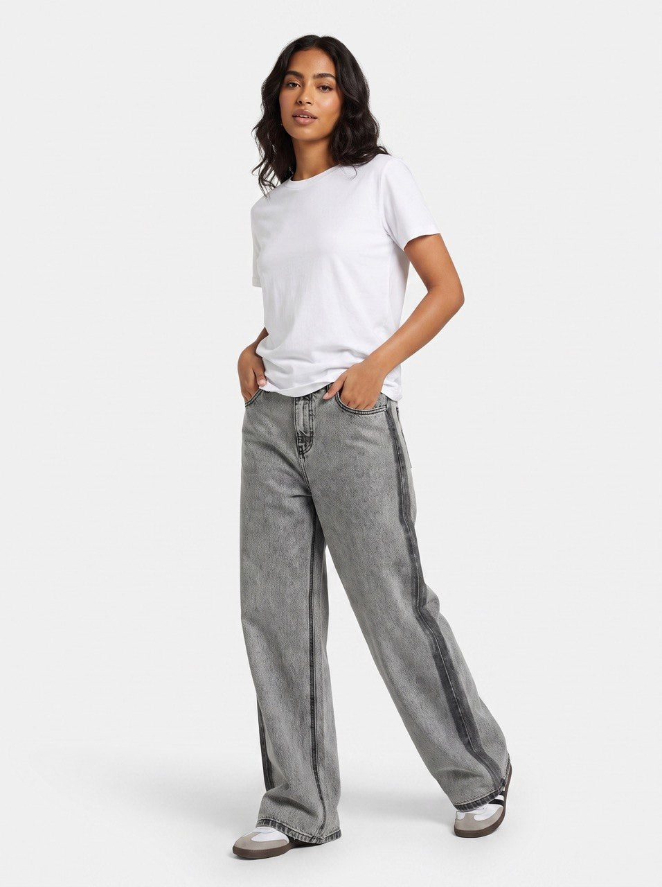 Edge penciled gray jeans