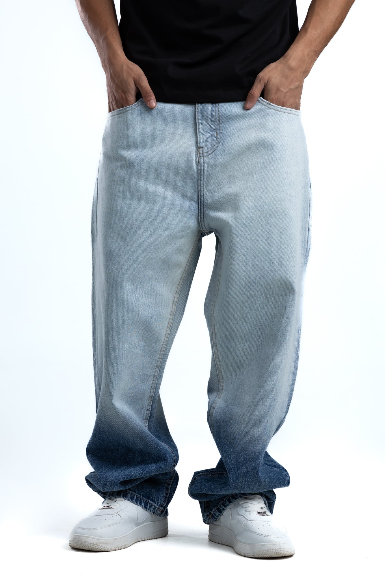 1056-Gradient Ice Glaze Relaxed Silhouette Jeans