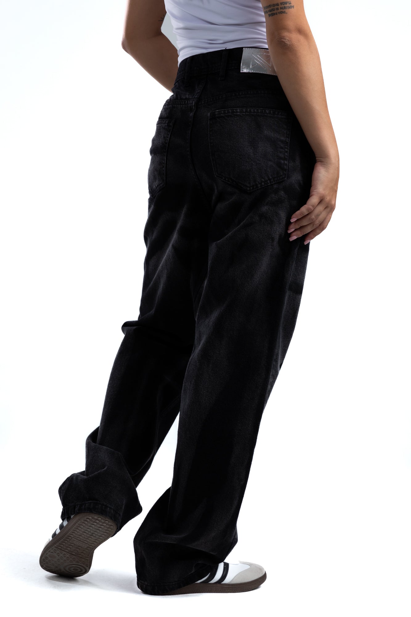 1045-Storm Coded Relaxed Silhouette Jeans