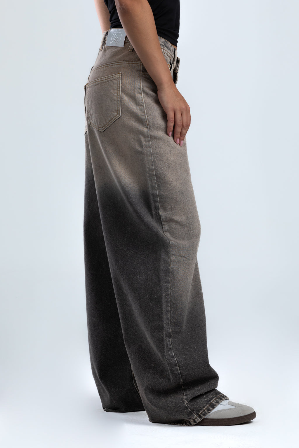 1007-Ash Beige Curve Tapered Jeans