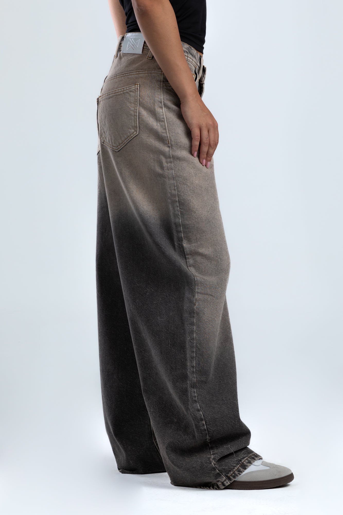 1007-Ash Beige Curve Tapered Jeans