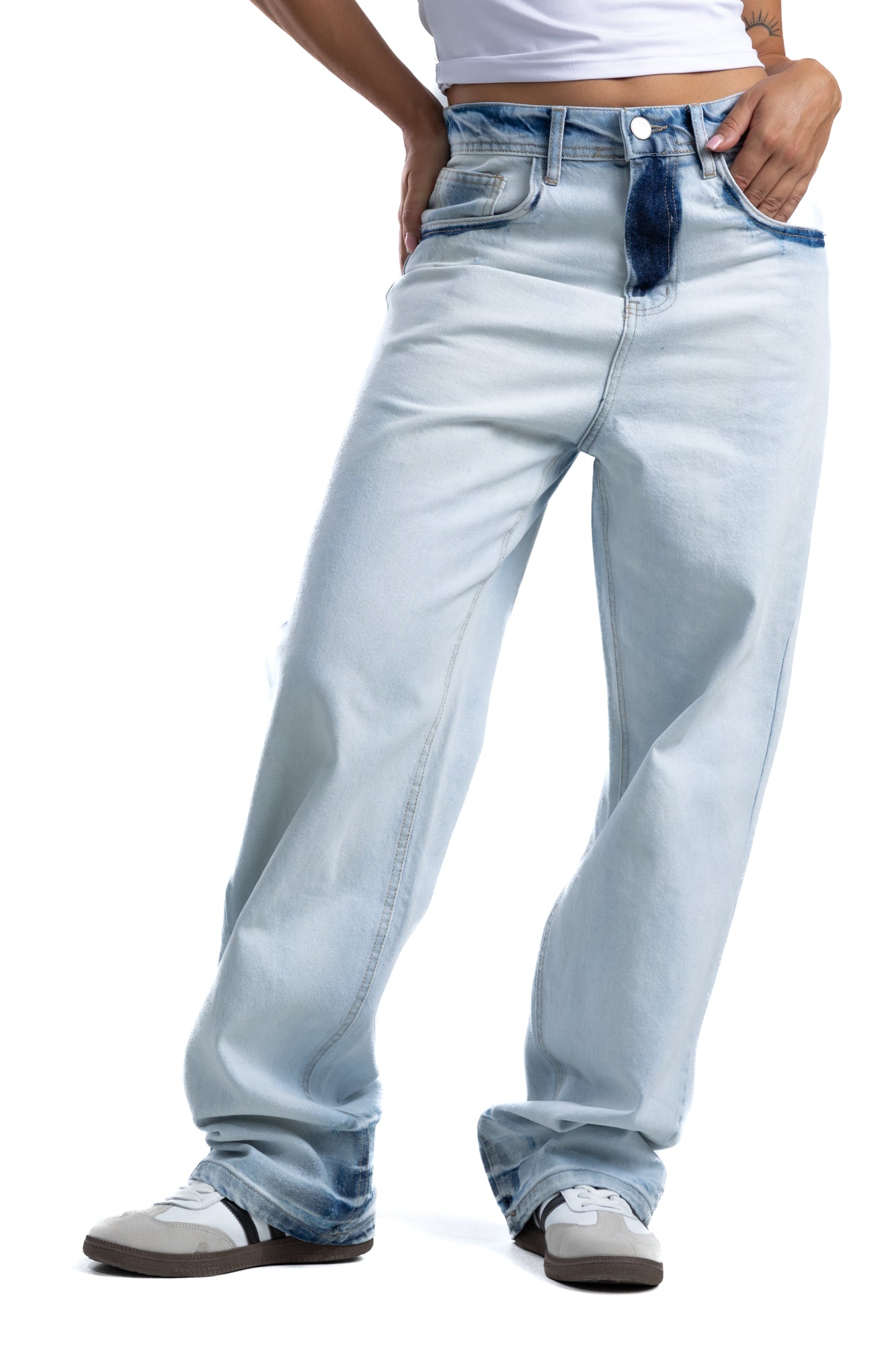 1049-Ice Tagged Relaxed Silhouette Jeans