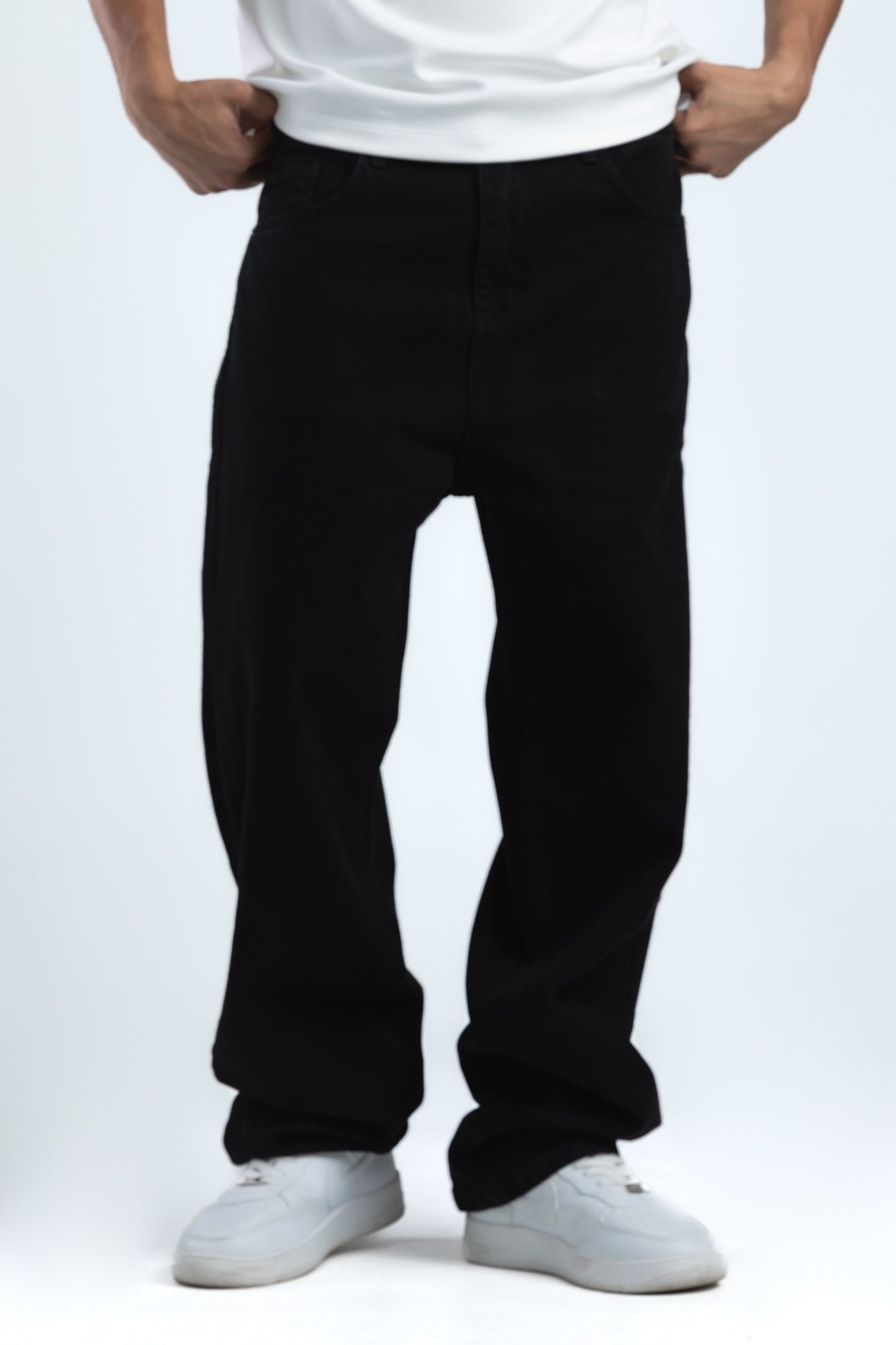 1051-Zero Fade Black Relaxed Silhouette Jeans