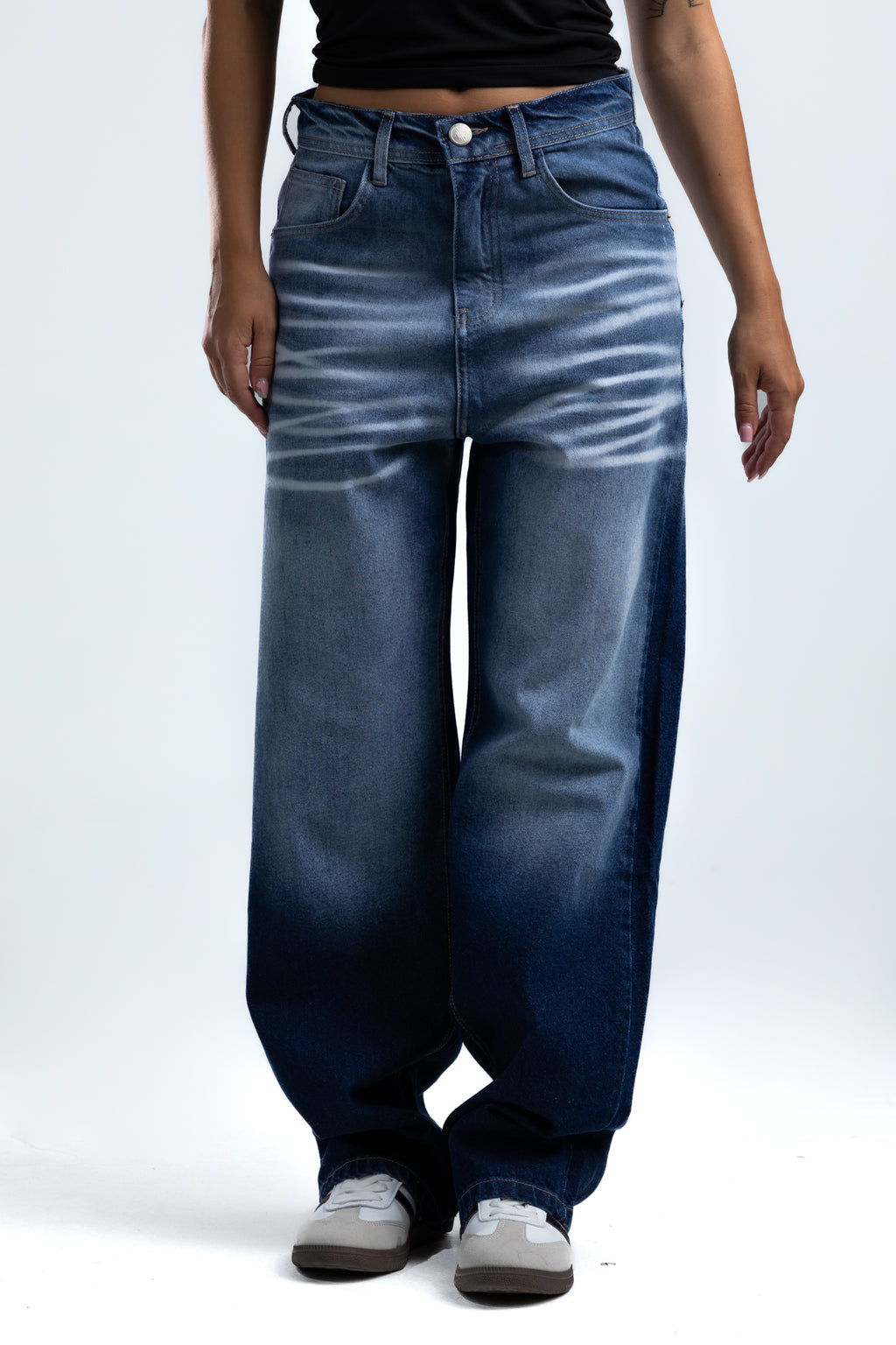 1060-Ice Tagged Relaxed Silhouette Jeans