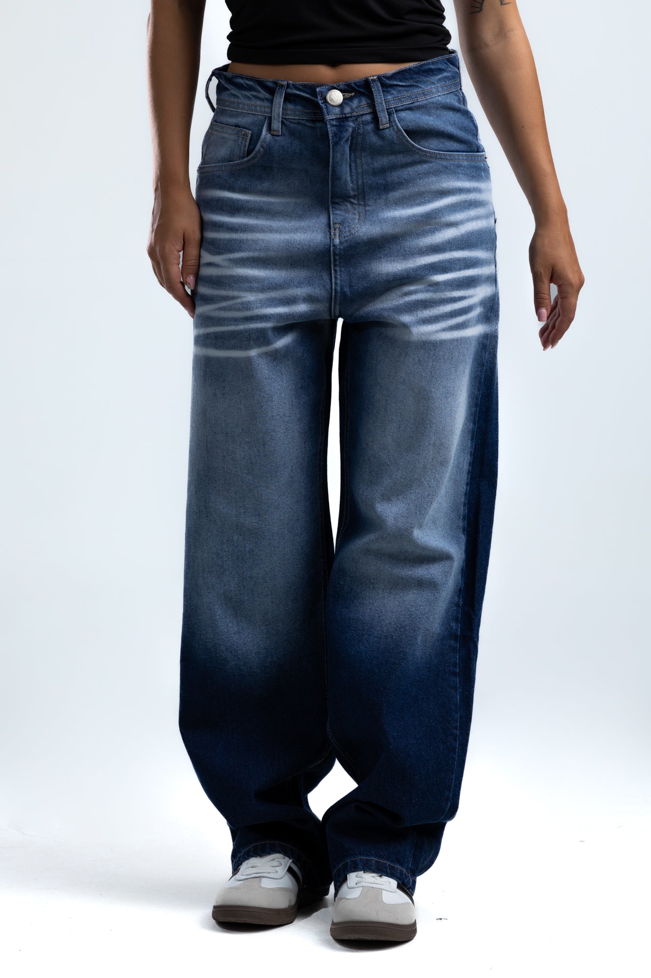 1060-Ice Tagged Relaxed Silhouette Jeans