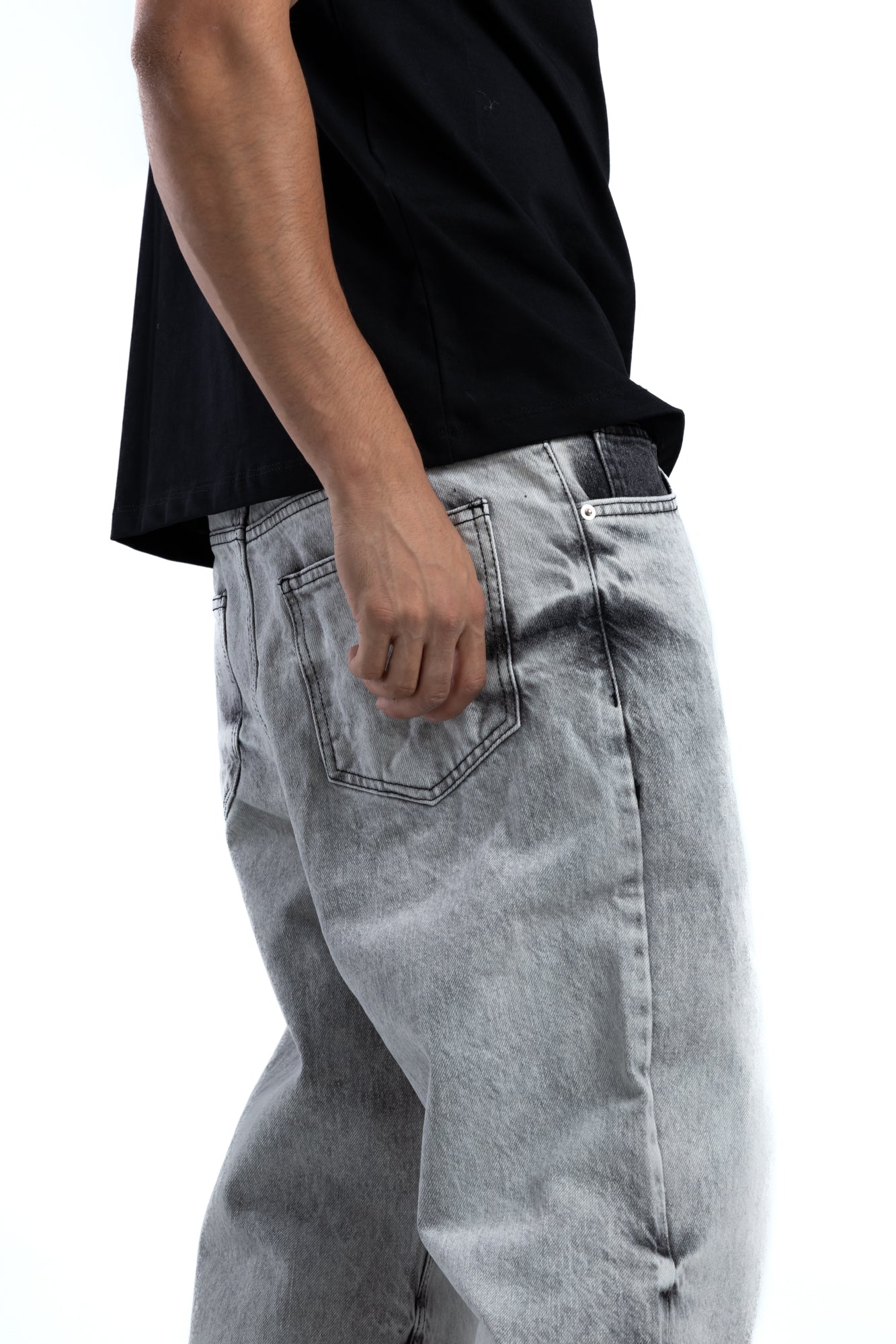 1053-Ice Grey Tack Frost Relaxed Silhouette Jeans