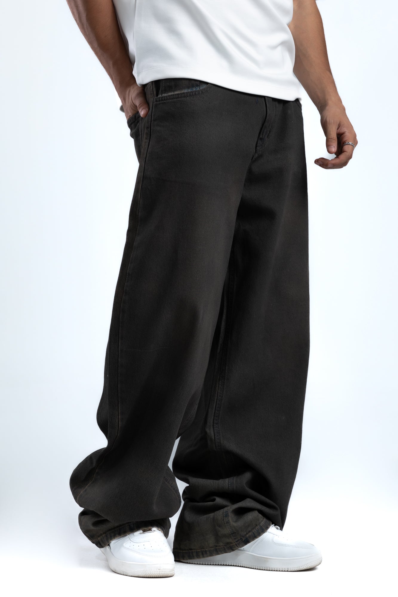 1008-Mudded Up Curve Tapered Jeans