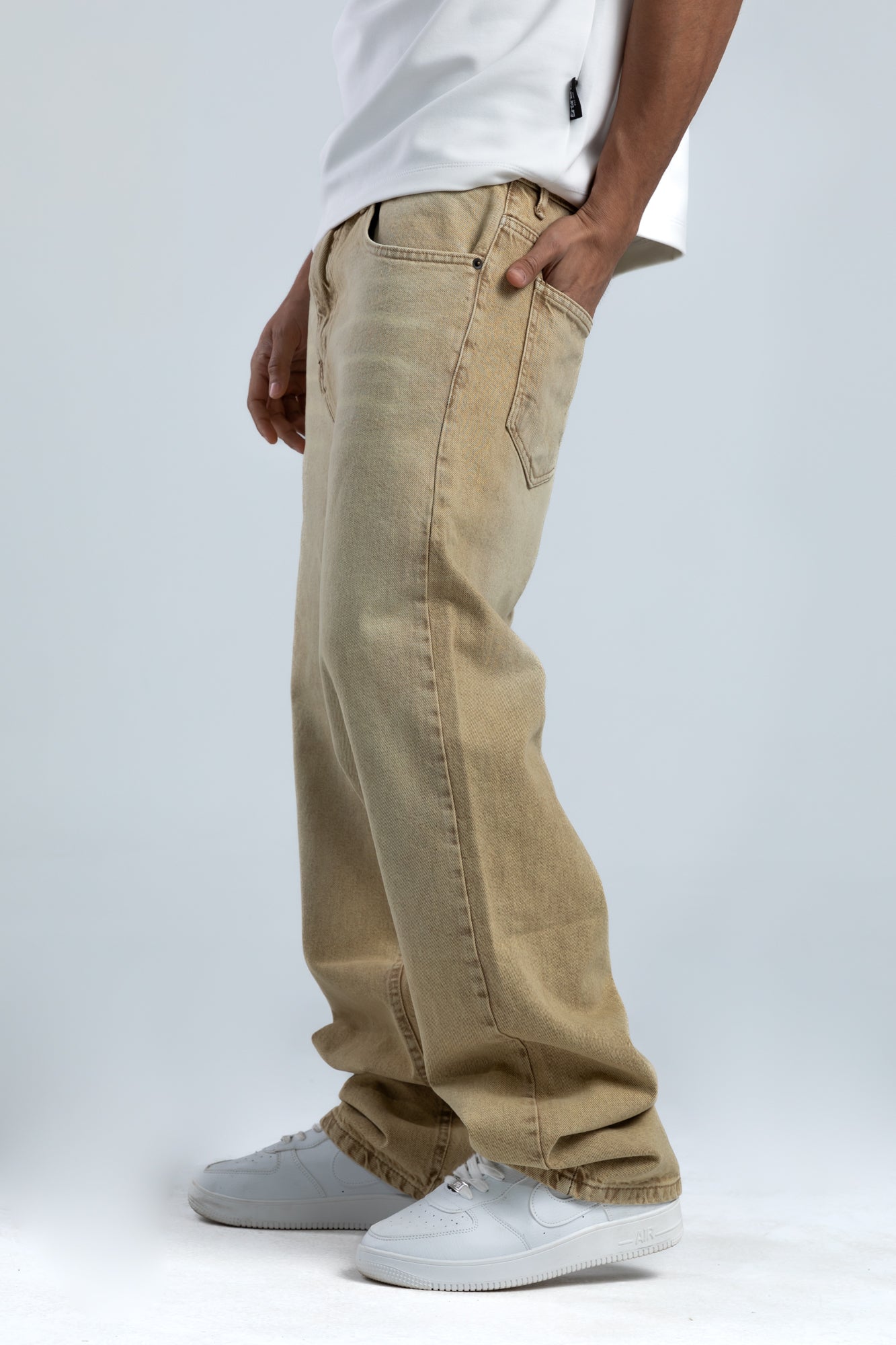 1041-Sandstone Relaxed Silhouette Jeans
