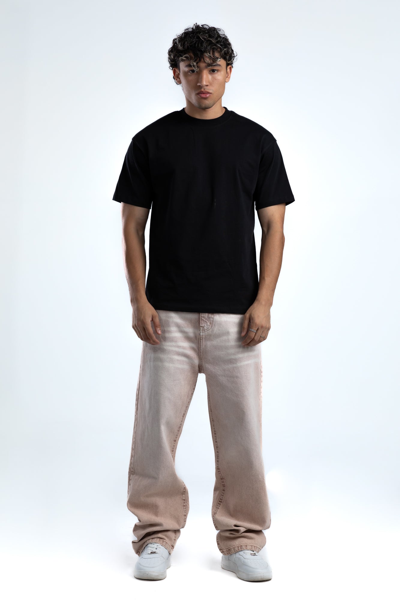 1042-Clayfade Relaxed Silhouette Jeans