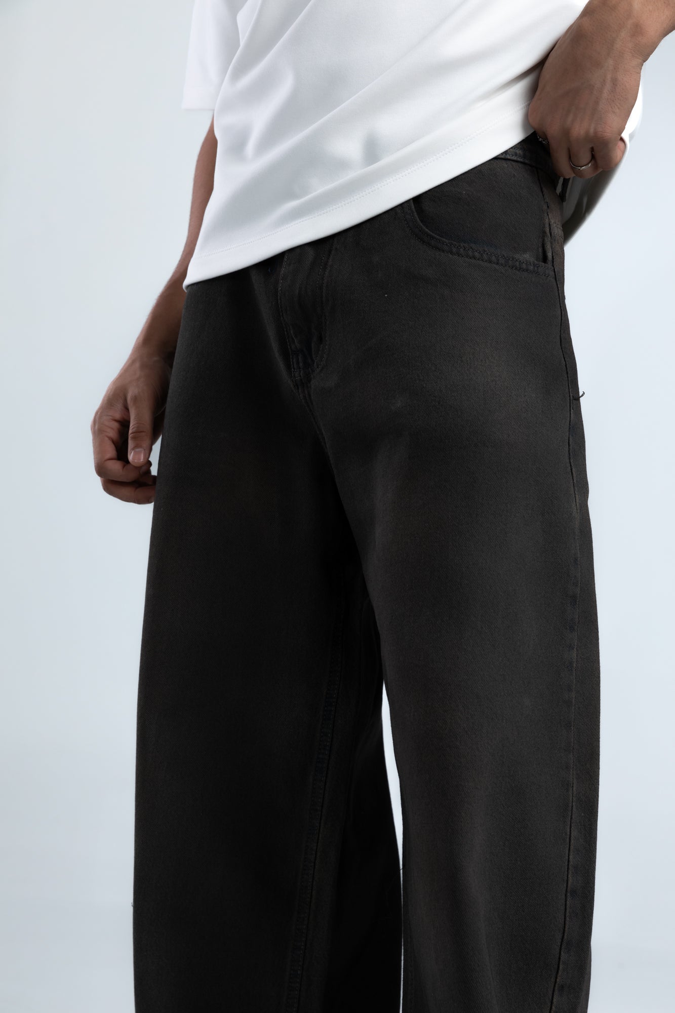 1008-Mudded Up Curve Tapered Jeans