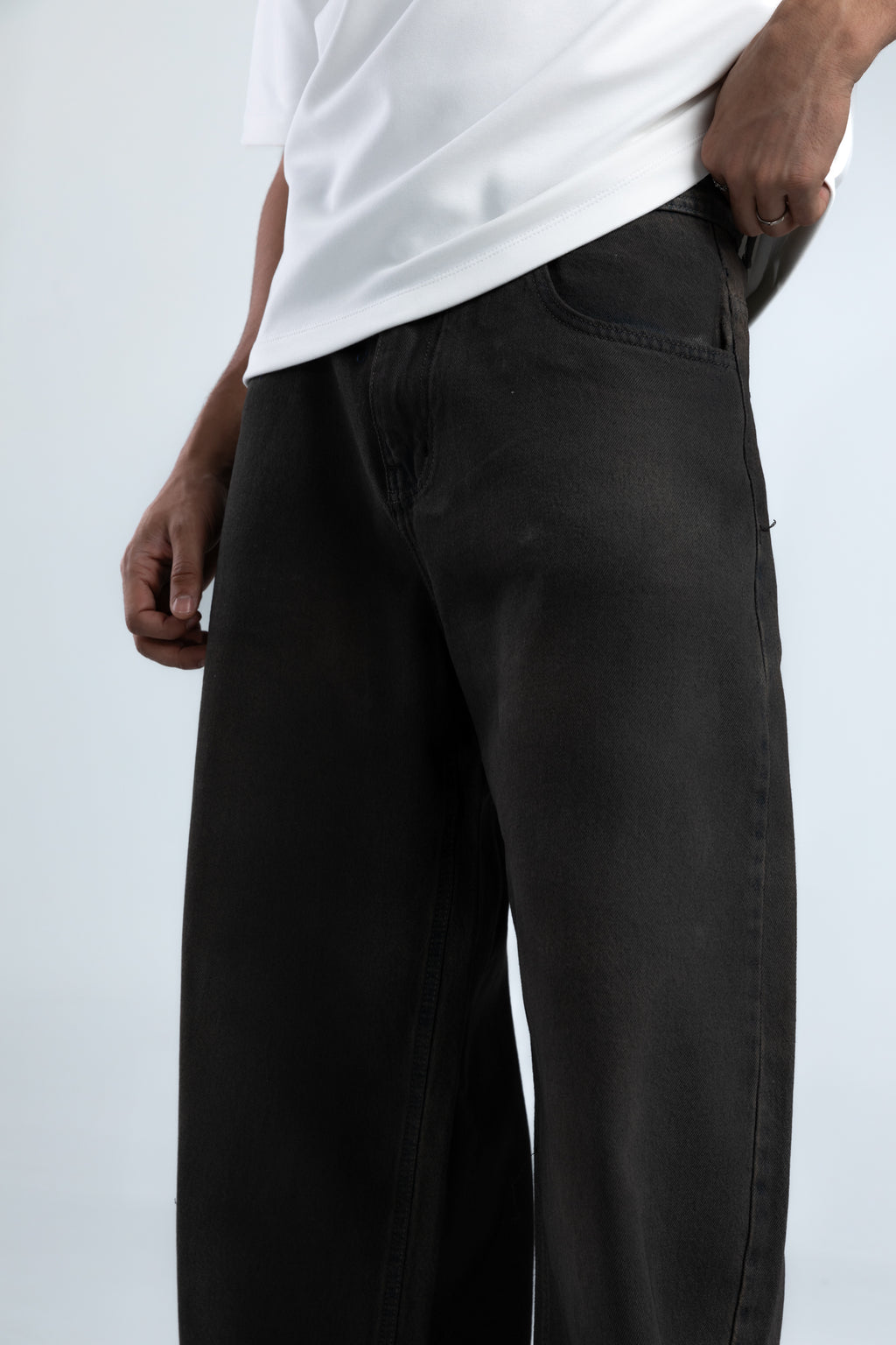 1008-Mudded Up Curve Tapered Jeans