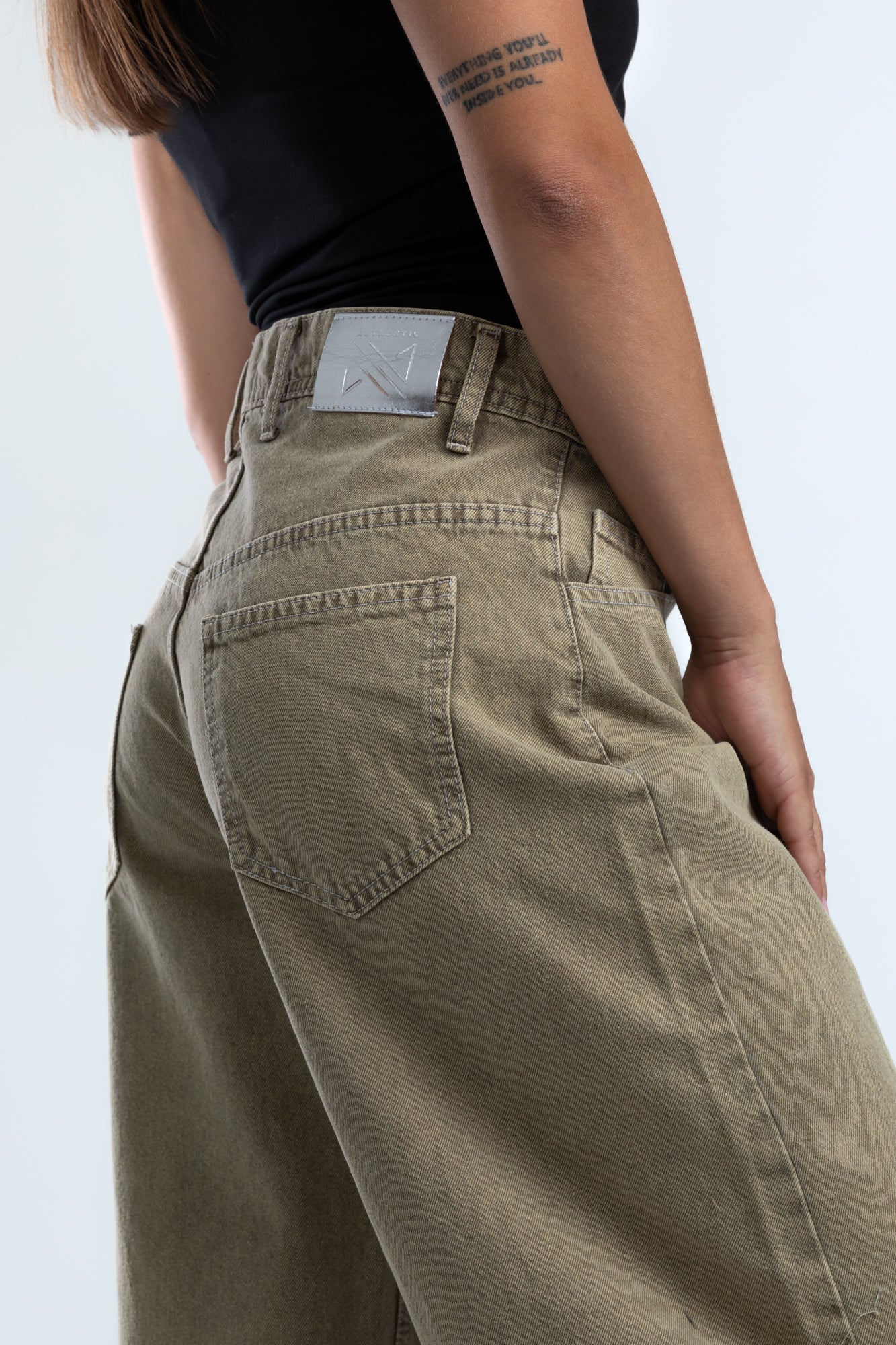 1005-Earthy Beige Curve Tapered Jeans