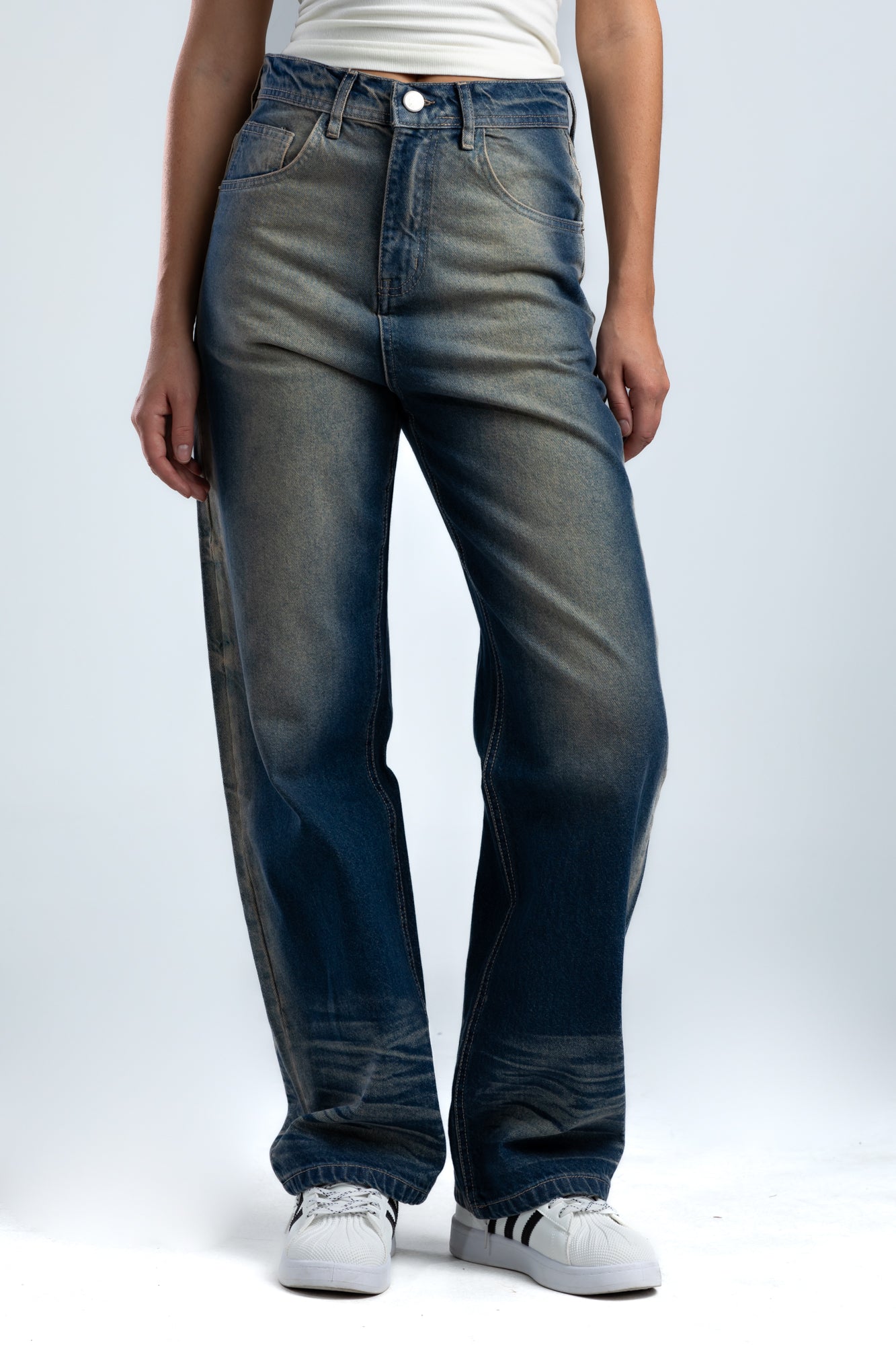 1061-Offbeat Indigo Relaxed Silhouette Jeans