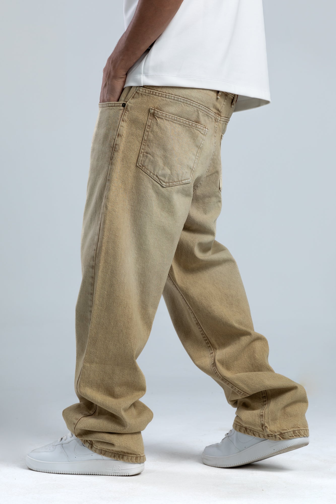 1041-Sandstone Relaxed Silhouette Jeans