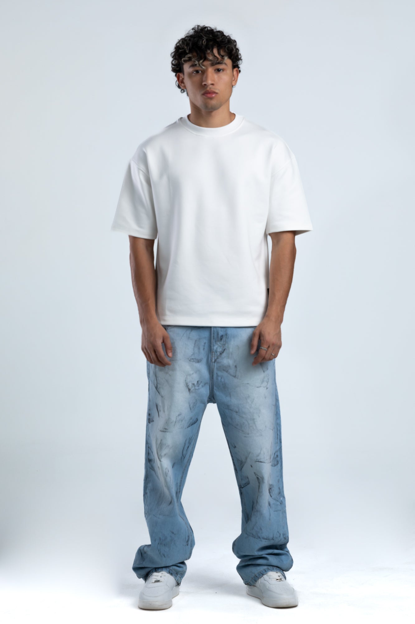1044-Messy Scribble Relaxed Silhouette Jeans