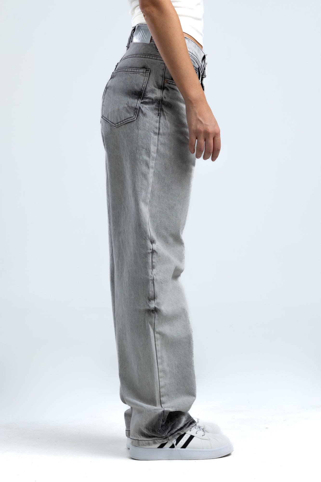 1053-Ice Grey Tack Frost Relaxed Silhouette Jeans