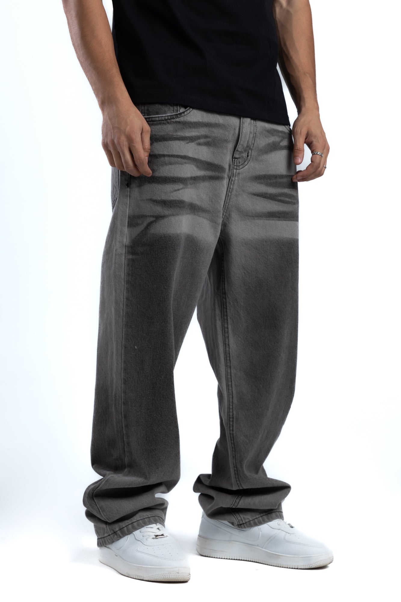 1048-Penciled Out Relaxed Silhouette Jeans