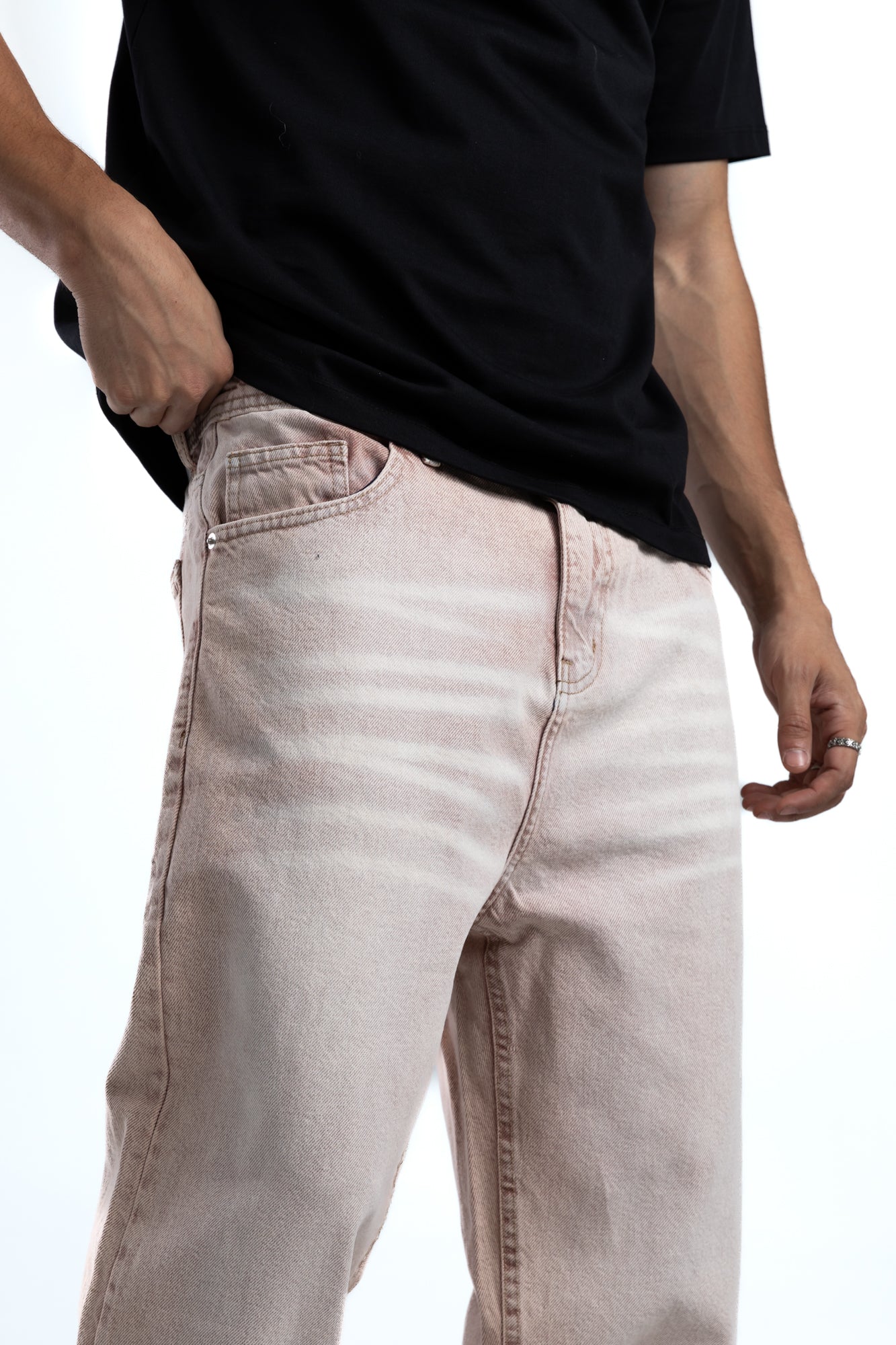 1042-Clayfade Relaxed Silhouette Jeans