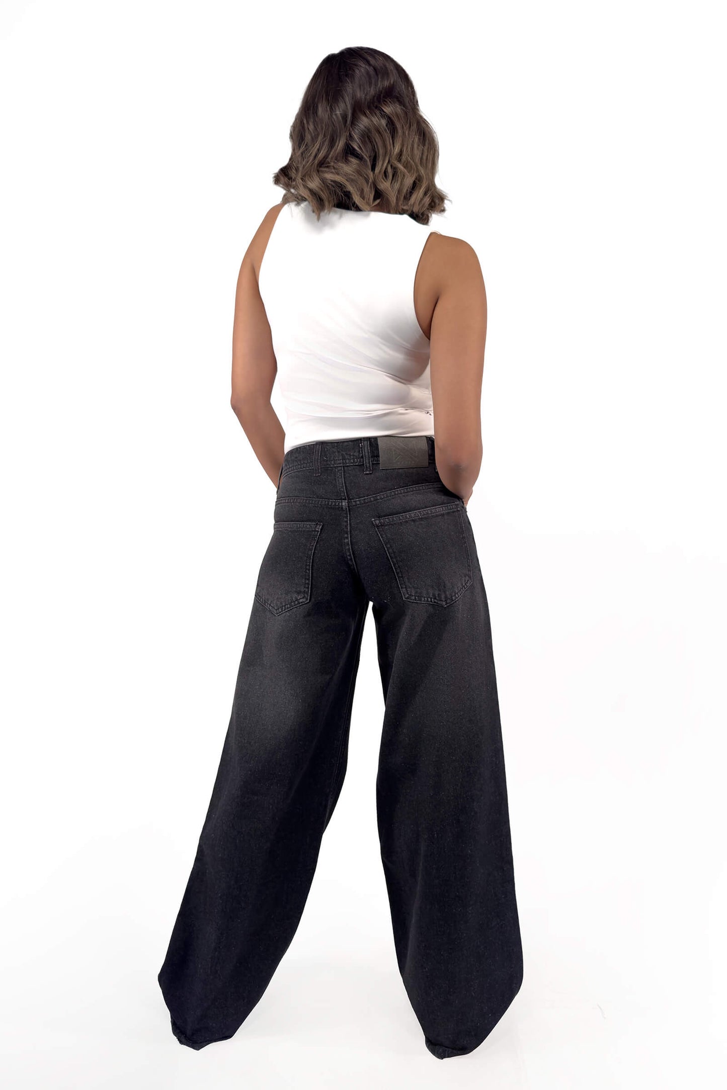 Noir Bella Eco-Friendly Low Waist Wide-Leg Jeans