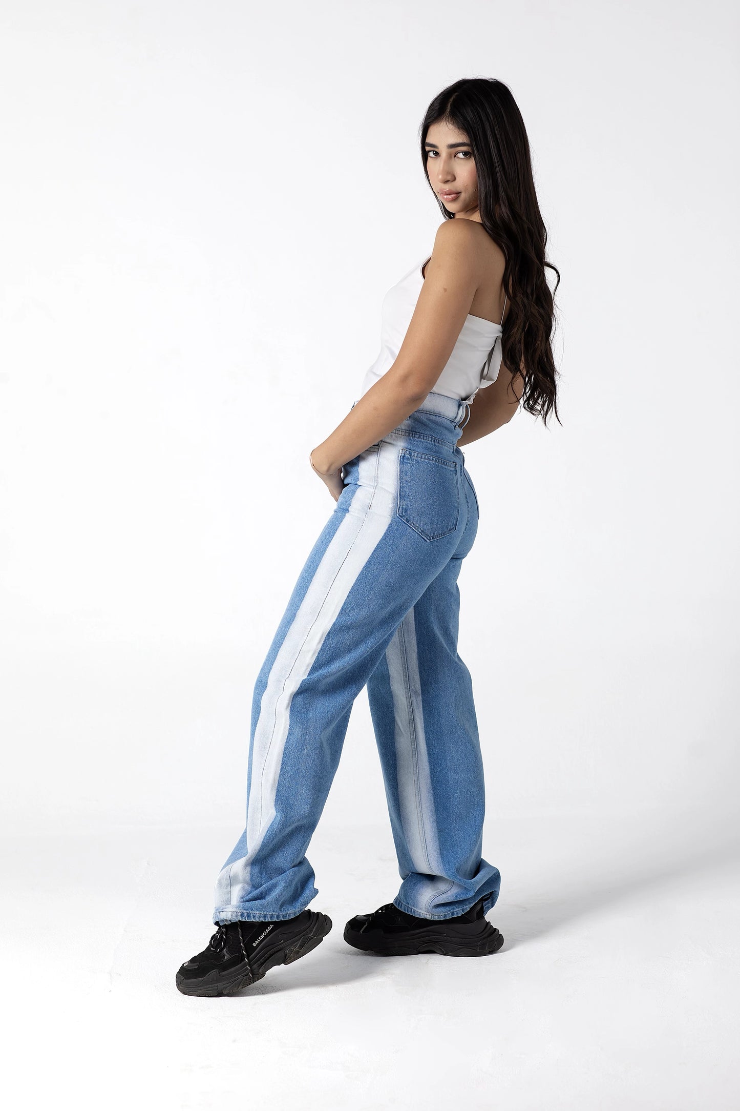 Dual-Tone Side Bleach Wide-Leg Denim Jeans in Blue