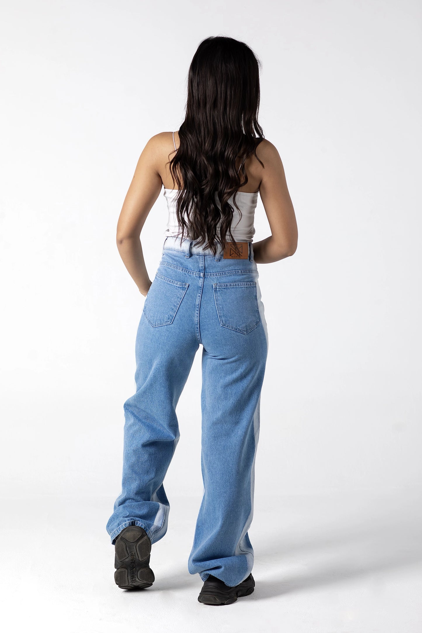 Dual-Tone Side Bleach Wide-Leg Denim Jeans in Blue