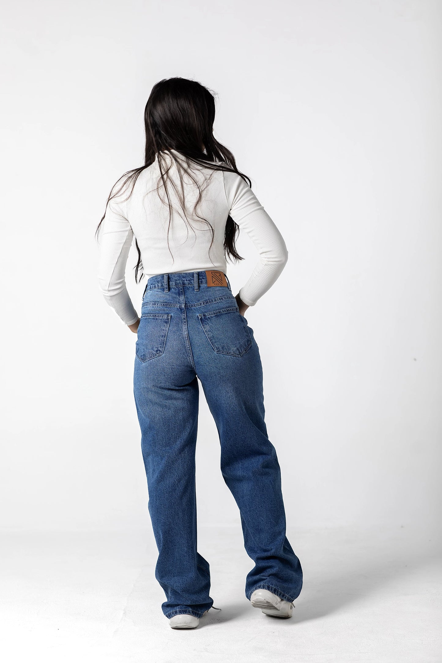 Dimensional Tufted Wide-Leg Jeans